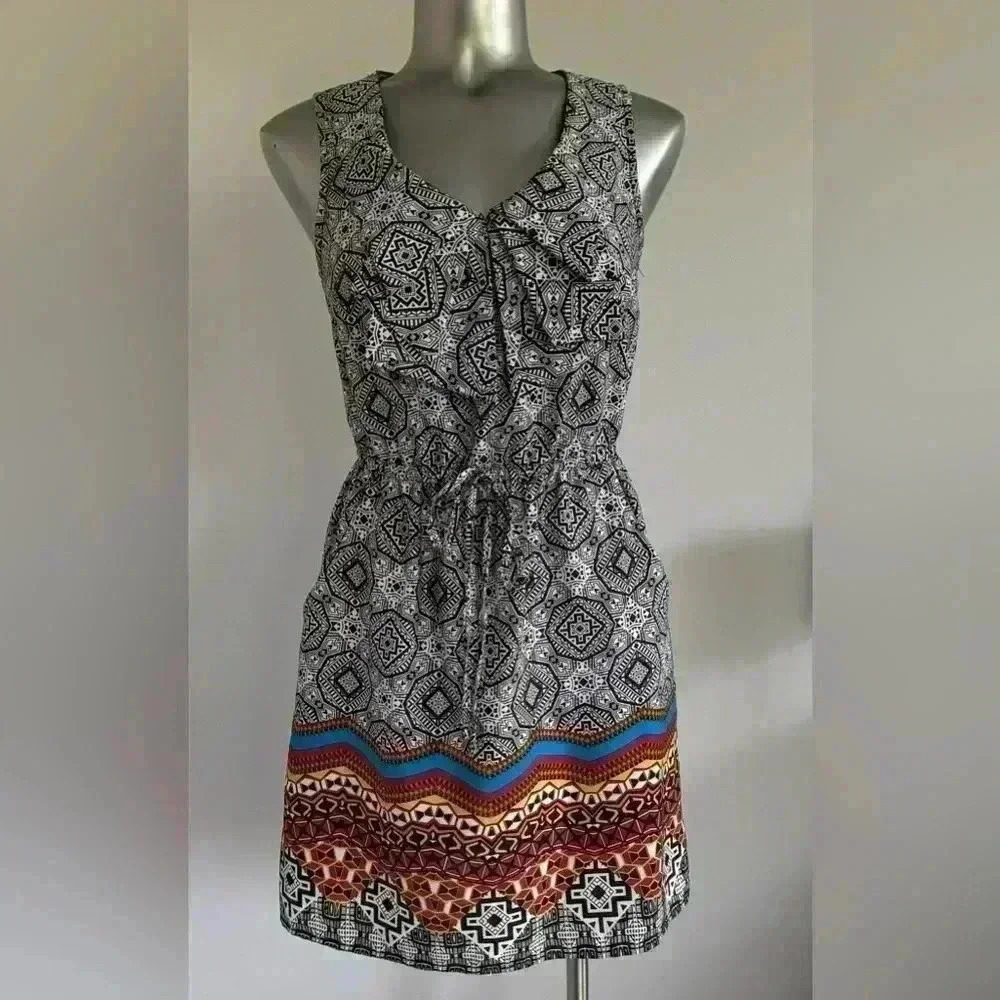 Free | Sleeveless Tribal Print Dress